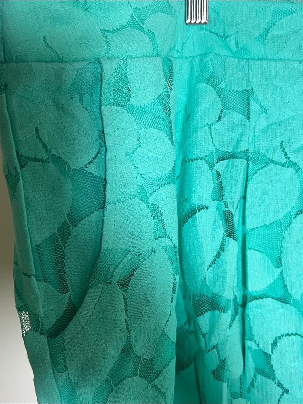 Torrid Teal Floral Lace A-Line Women's Shorts Size 4 - Picture 4 of 5